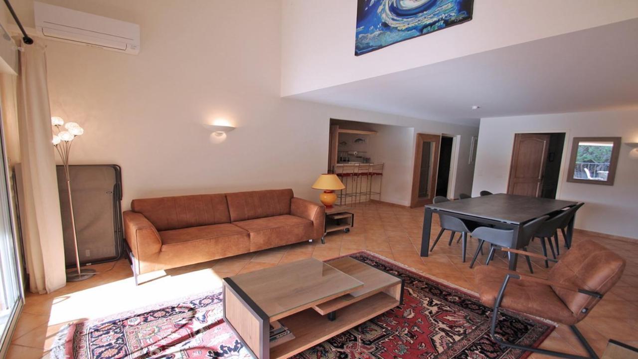 Sainte-Maxime - 3 Bedroom Apartment, Air Conditioned, Outdoor Terrace, Swimming Pool Екстериор снимка