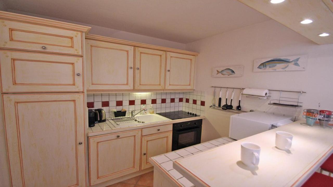 Sainte-Maxime - 3 Bedroom Apartment, Air Conditioned, Outdoor Terrace, Swimming Pool Екстериор снимка